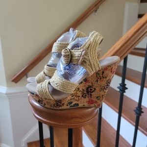 Very Volatile Wedge Sandals